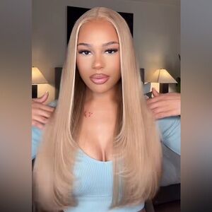 Milk tea blonde wig 20” synthetic blend with Human Hair